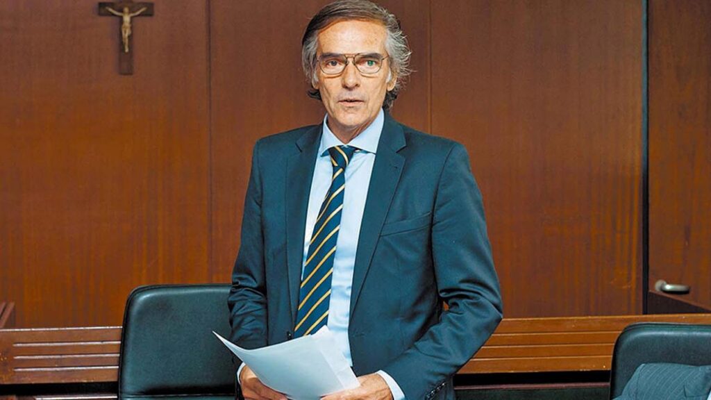 El camarista Gustavo Hornos