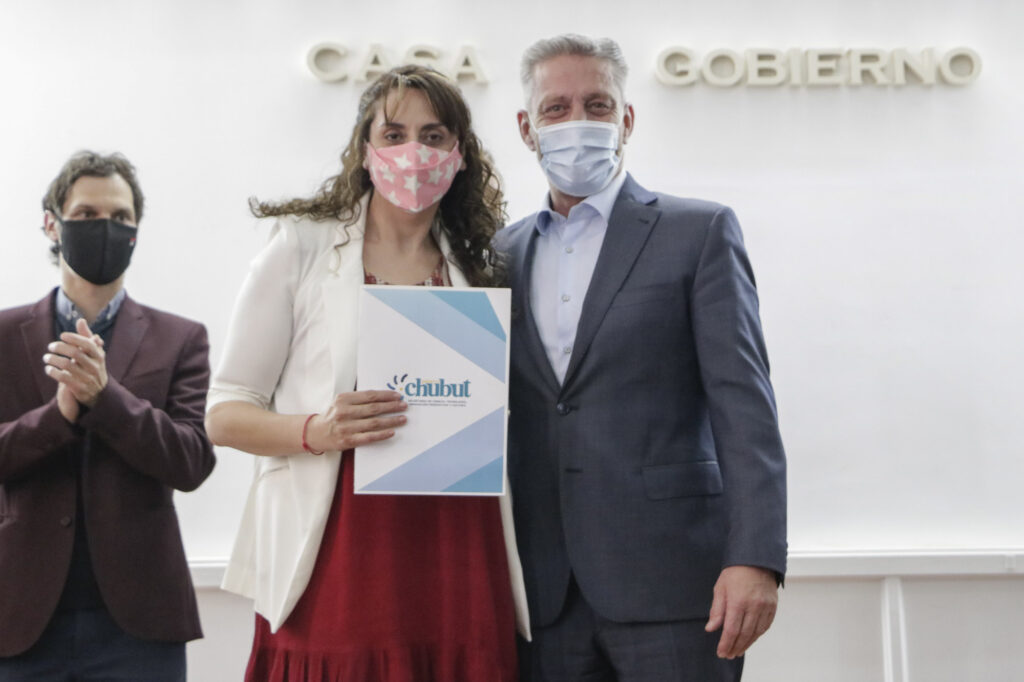 Arcioni en la entrega de aportes