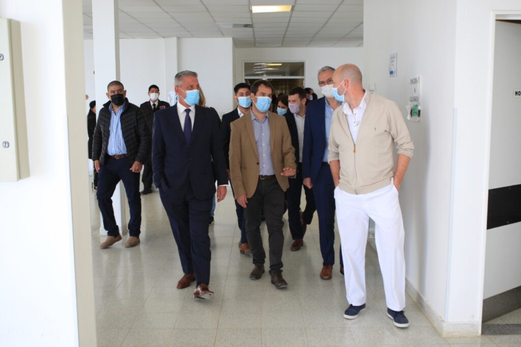 Arcioni recibió el tomógrafo de alta tecnología que se incorporó al Hospital Alvear