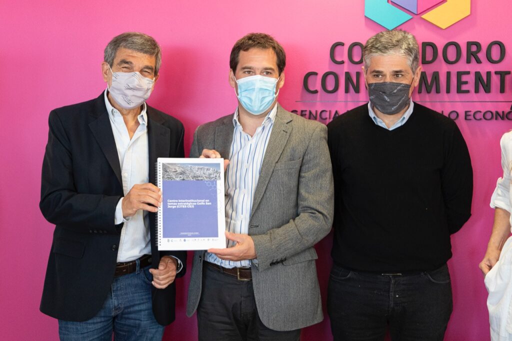 Comodoro firma de convenio