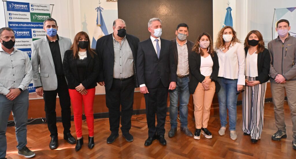 Arcioni participó del acto de presentación.