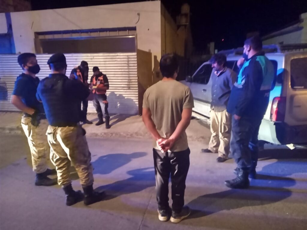 Conductor alcoholizado en Sarmiento es detenido con un arma de fuego