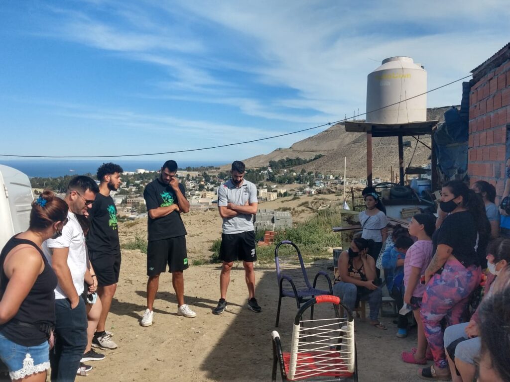 Gimnasia entrega donaciones a merendero del barrio Sismográfica