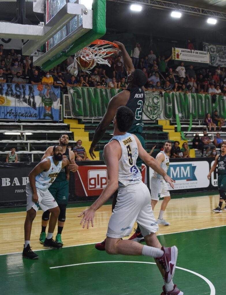 Yoanki Mencia: Los resultados salen por que cada uno conoce su rol y sale a la pista con la mente puesta en dejar todo"