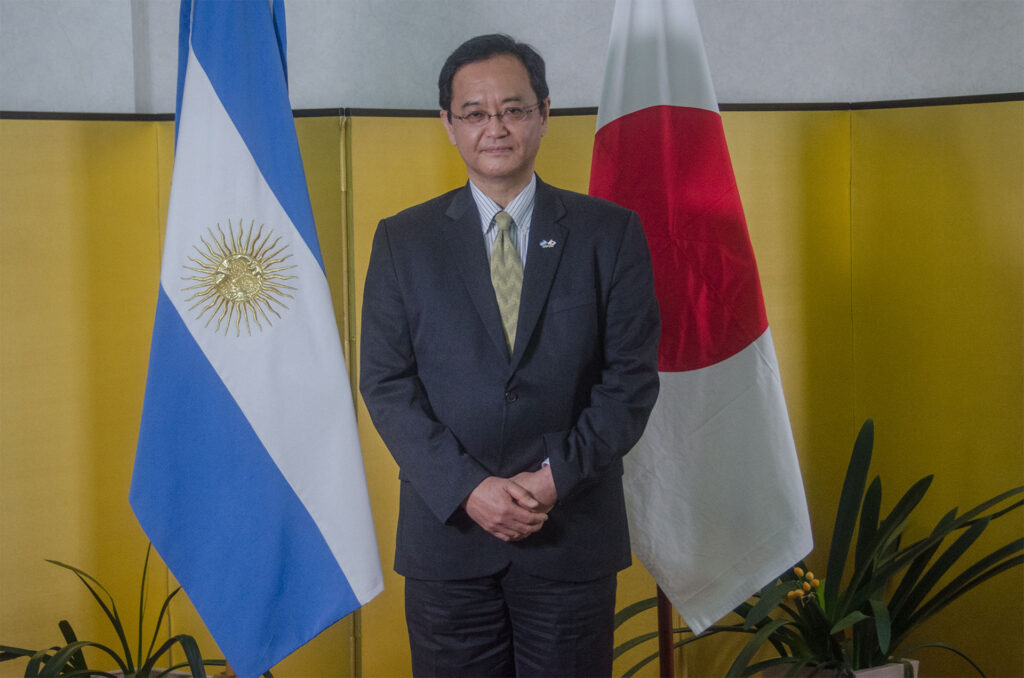 Takahiro Nakamae embajador de japon en comodoro
