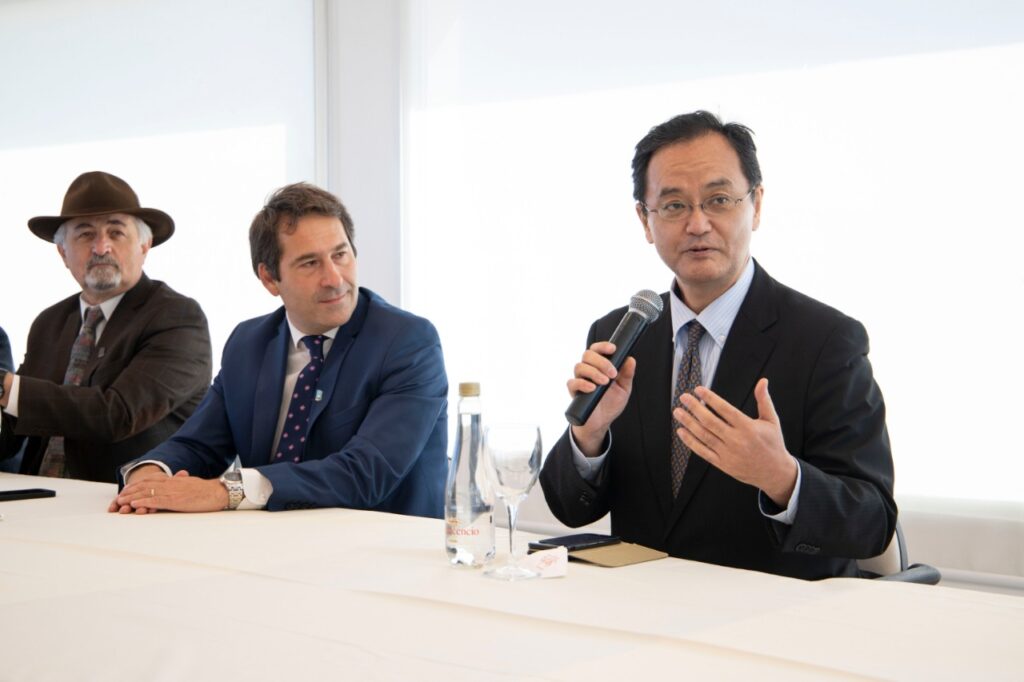 El embajador de Japón se reunió con Luque y volverá el viernes - Argentina