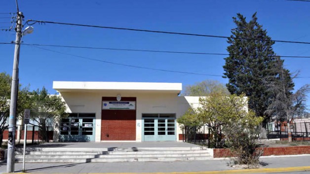 Calefaccionar la escuela 750 de madryn