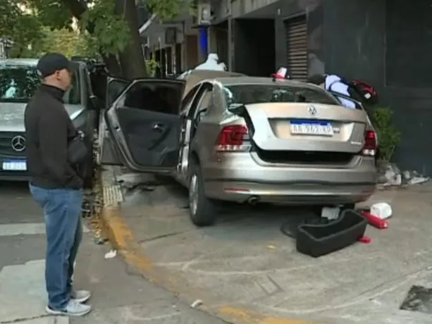 Robaron y chocaron un auto en Palermo