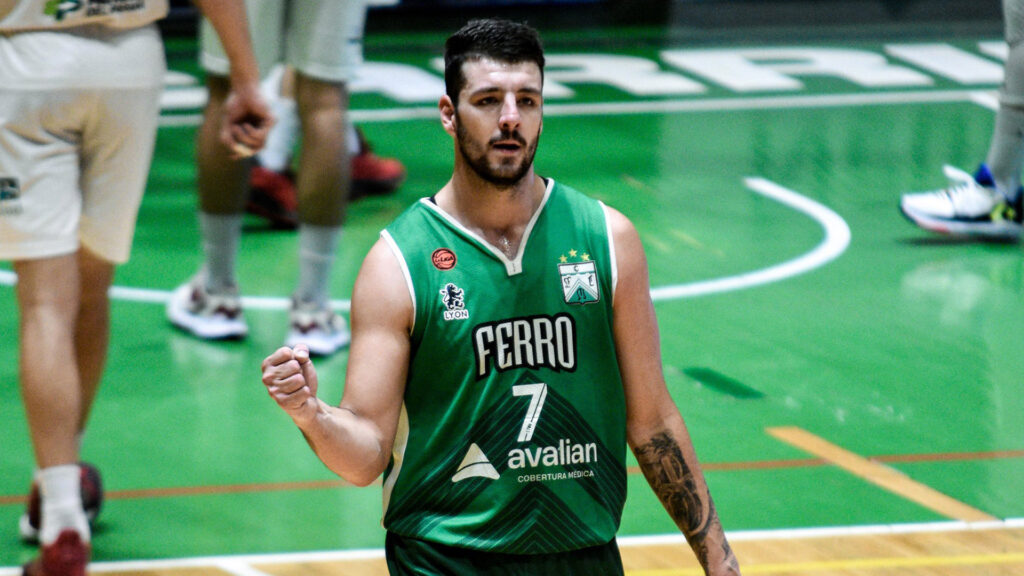 Procesaron y embargaron a un jugador de la Liga Nacional de Básquet