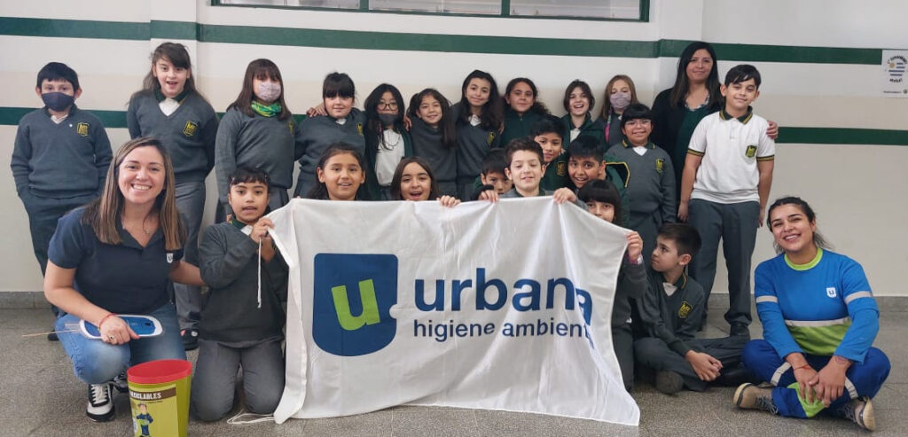 Urbana visitó a los alumnos del Martín Rivadavia
