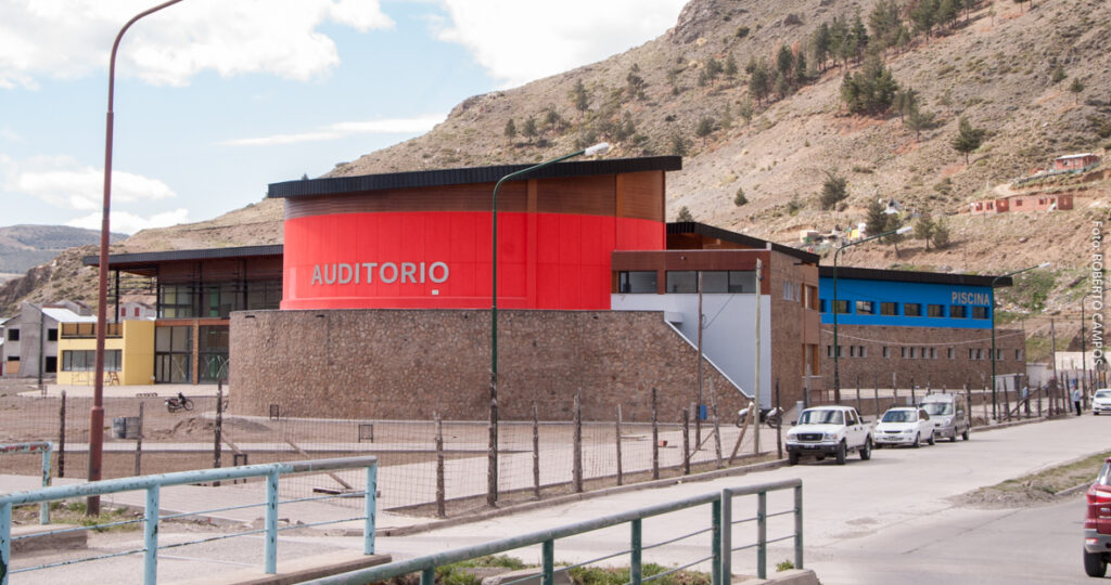 Universidad del Chubut - Escuela 713 de Esquel