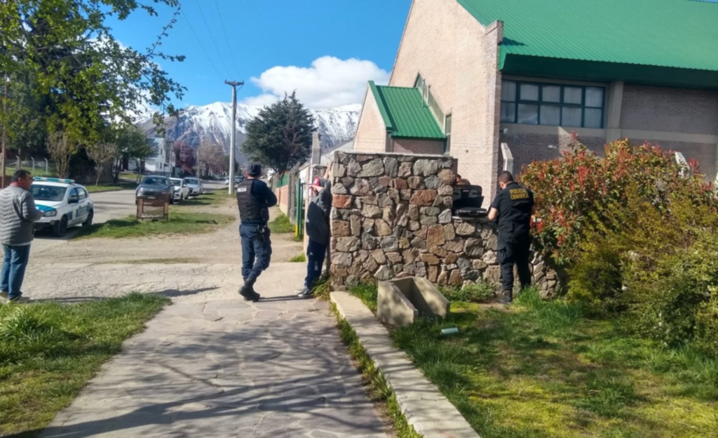 Niño con arma tumbera en Esquel