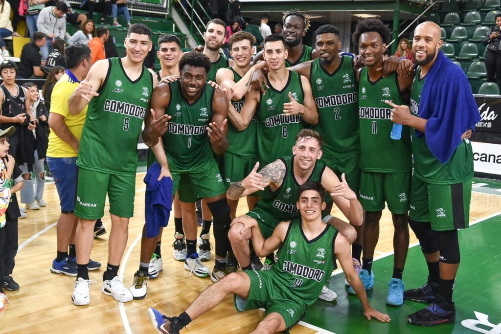 Gimnasia v Argentino