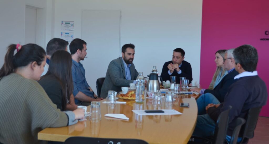 Chubut: El Ministerio de Agricultura firmó convenio de colaboración con la Agencia Comodoro Conocimiento (2)